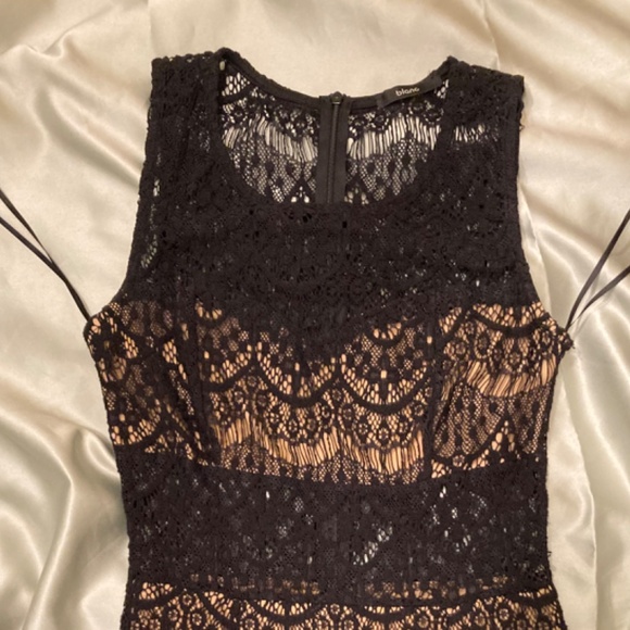 Blanc Black & Nude Lace Mini Dress Size S Fits Like XS or XXS Excellent Used Con - Picture 8 of 12